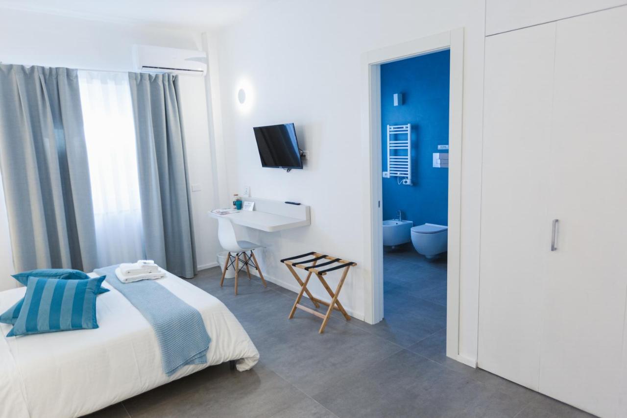 B&B A Due Passi Dal Mare Гела Экстерьер фото