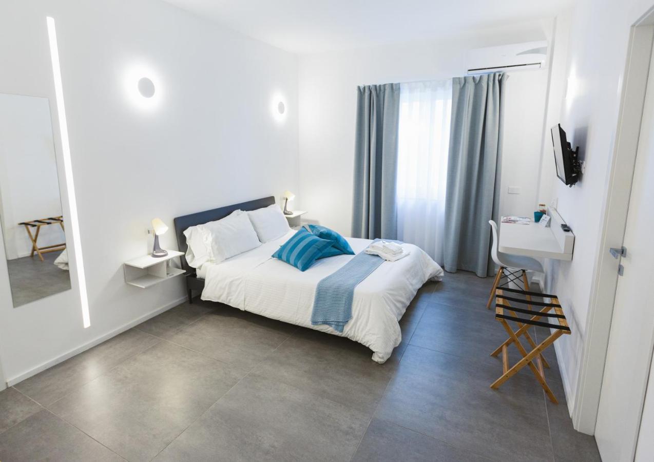 B&B A Due Passi Dal Mare Гела Экстерьер фото