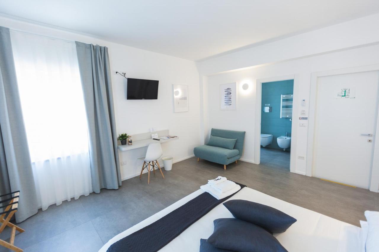 B&B A Due Passi Dal Mare Гела Экстерьер фото
