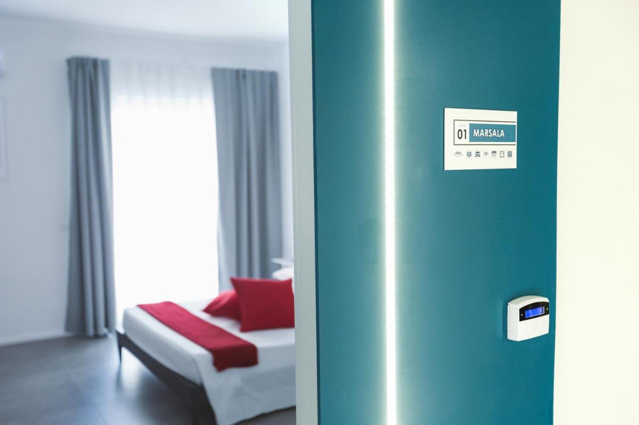 B&B A Due Passi Dal Mare Гела Экстерьер фото