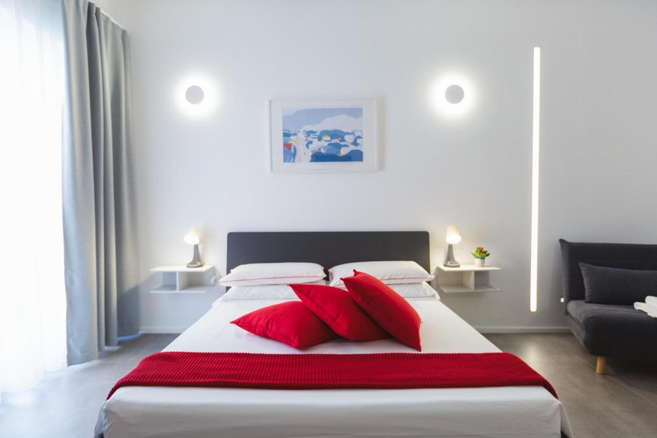 B&B A Due Passi Dal Mare Гела Экстерьер фото