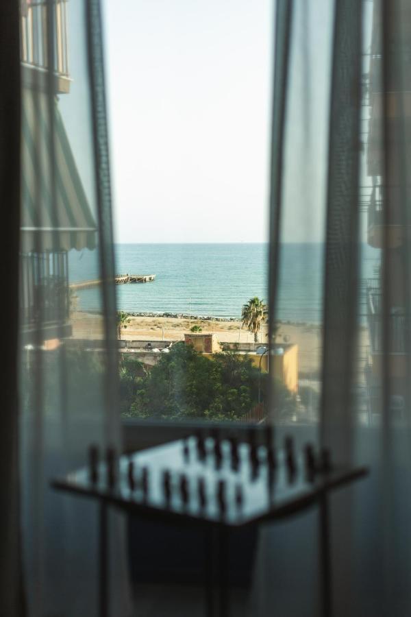B&B A Due Passi Dal Mare Гела Экстерьер фото